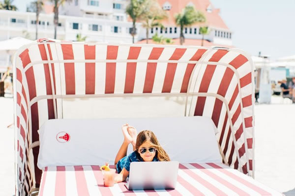 Distance Learning - ©Hotel del Coronado