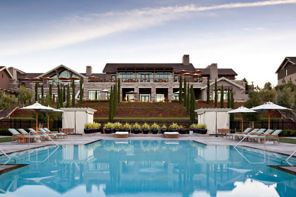 façade with pool -©Rosewood Sand Hill, Menlo Park