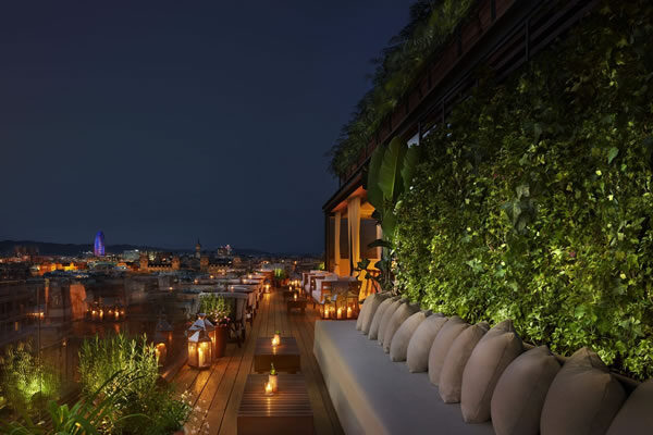 Roof Bar at Night - ©The Barcelona EDITION