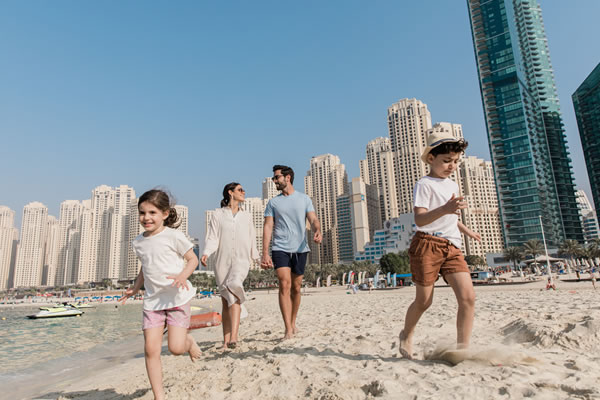 Family on the Beach -©Address Beach Resort, Dubai
