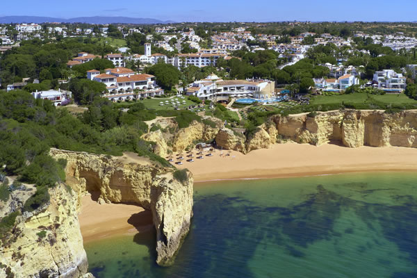 From a Christmas Market, a visit from Santa, to a Christmas Tree Decoration Workshop. Embrace December with your Family at This Luxury Algarve Resort