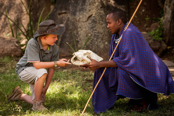 Maasai Guide at Kids Club Kijana ©Four Seasons Safari Lodge Serengeti