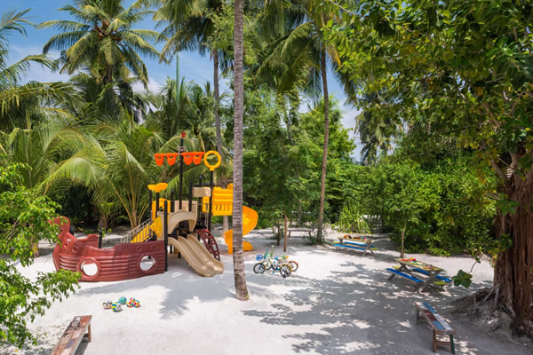 Maldives Family Vacation at The St. Regis Maldives Vommuli Resort
